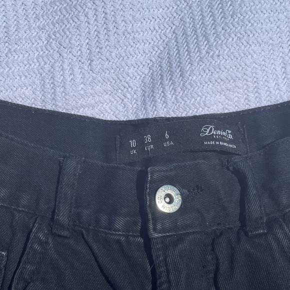 Black Distressed Denim Shorts - Picture 4 of 4